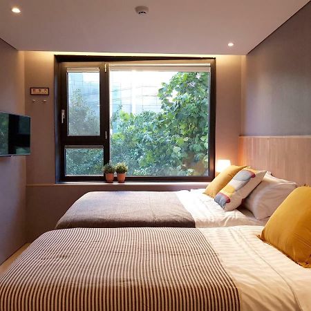 Hostel Cleo Seoul Hongdae Экстерьер фото