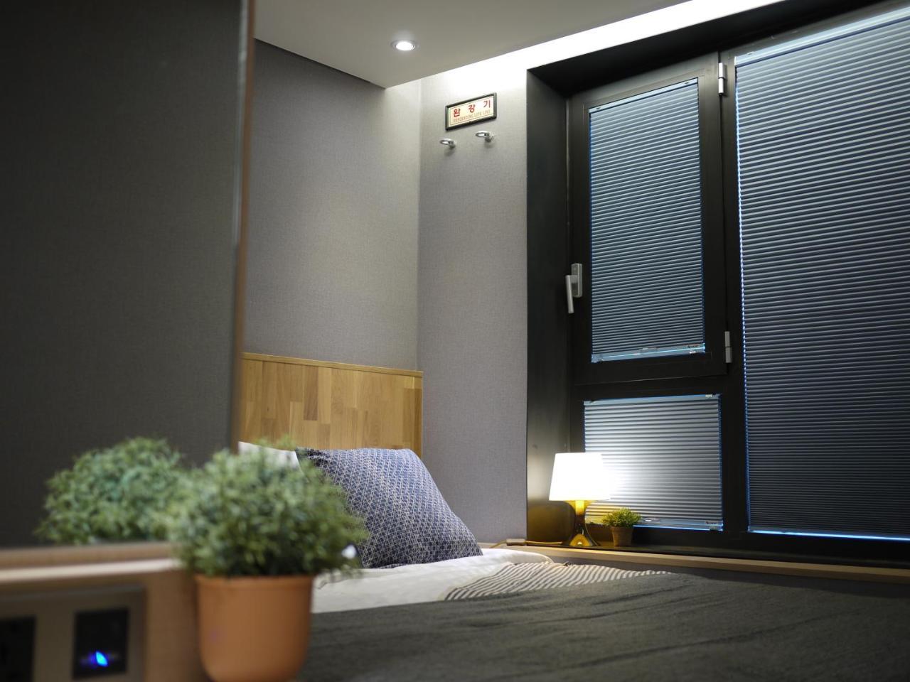 Hostel Cleo Seoul Hongdae Экстерьер фото