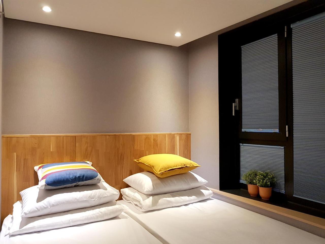 Hostel Cleo Seoul Hongdae Экстерьер фото