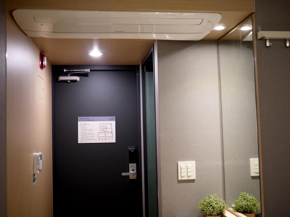 Hostel Cleo Seoul Hongdae Экстерьер фото