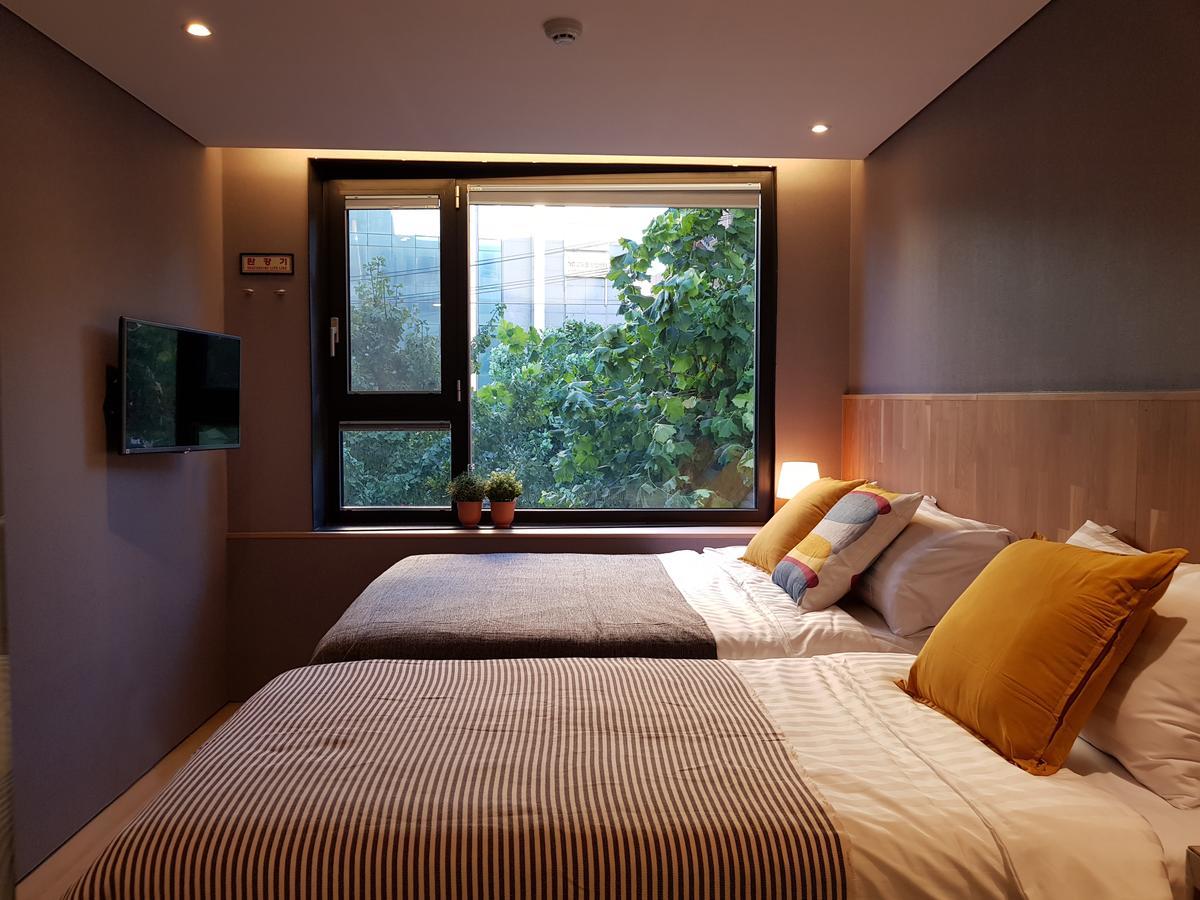 Hostel Cleo Seoul Hongdae Экстерьер фото