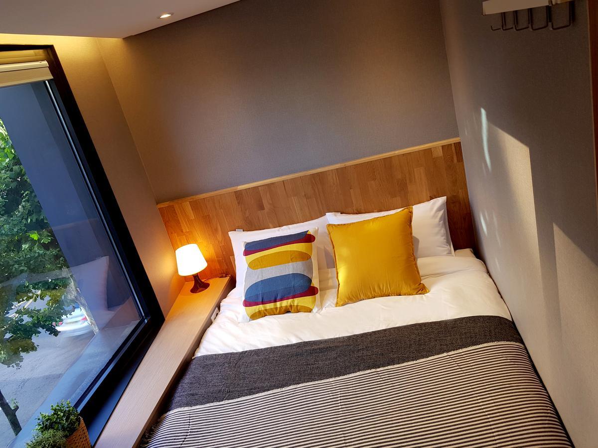 Hostel Cleo Seoul Hongdae Экстерьер фото