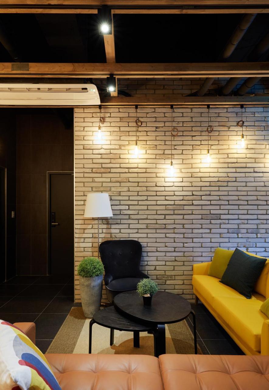 Hostel Cleo Seoul Hongdae Экстерьер фото